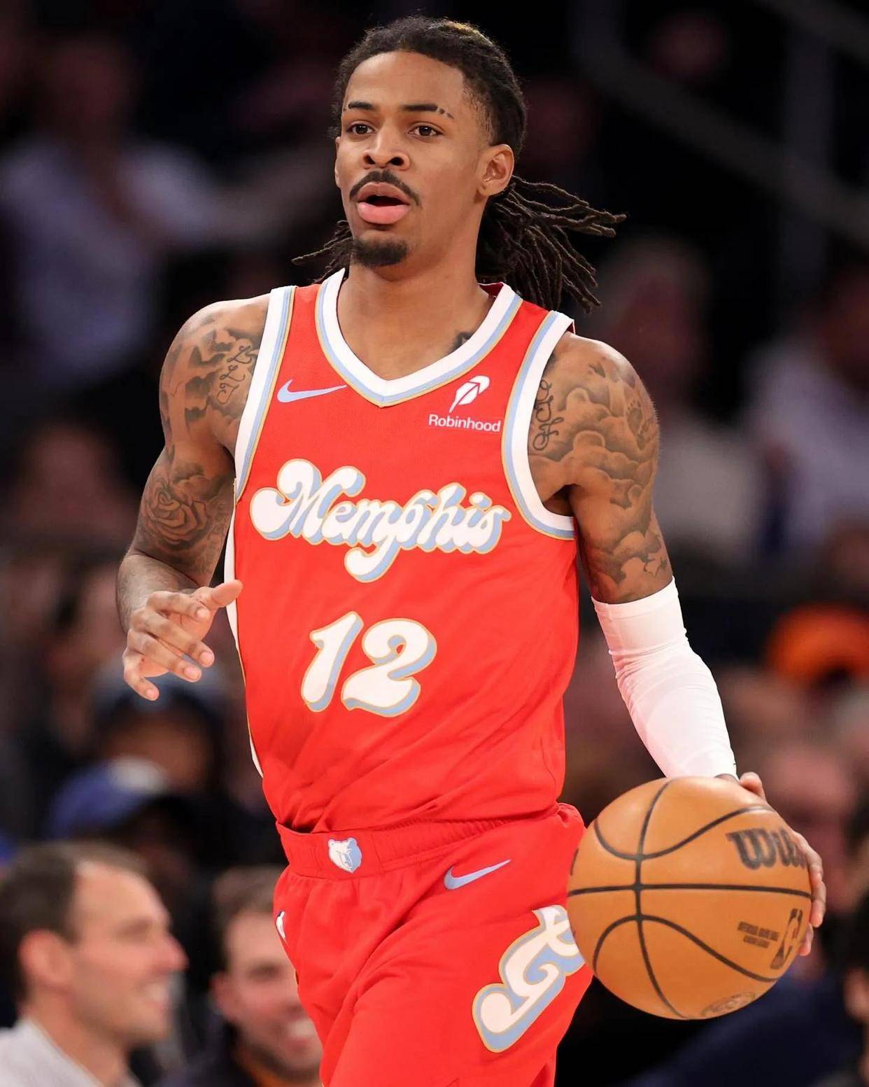 英雄资料-冲刺阶段马赛篮板制胜——全明星赛节点到来；震撼外界；更衣室氛围转暖的简单介绍